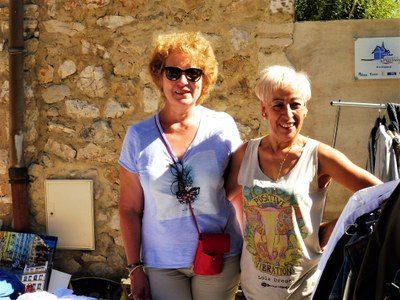 Eygalières, Marie France Gautier e Sonia Giraud hanno svuotato le loro soffitte
