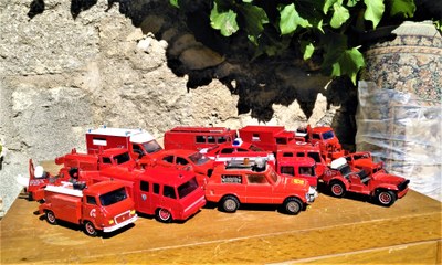 Eygalières, vide-grenier 08