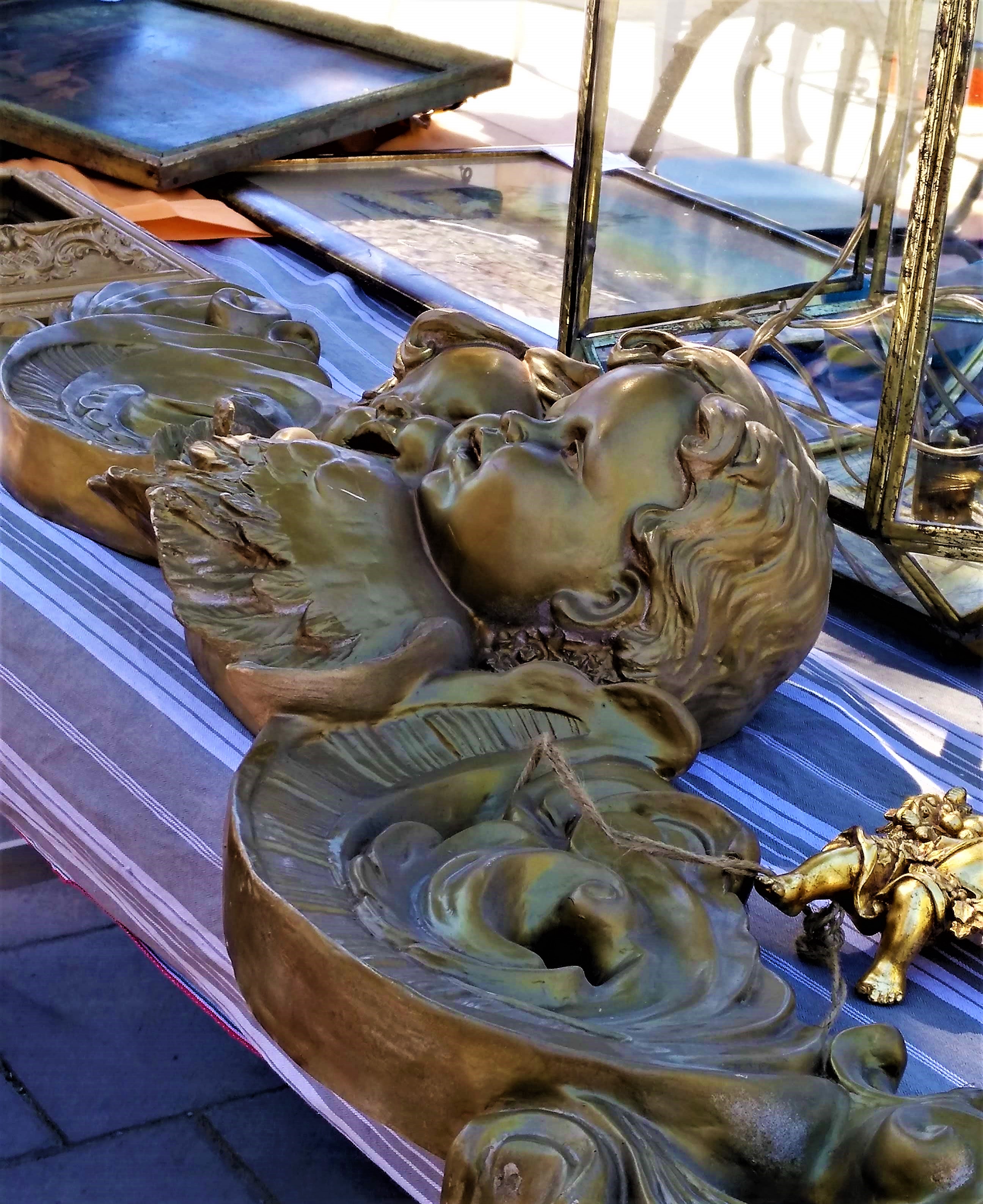 Eygalières, vide-grenier 10