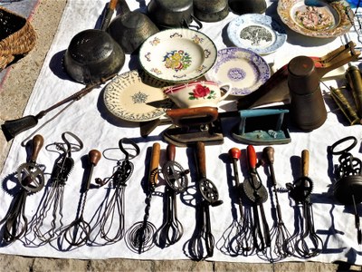 Eygalières, vide-grenier 12
