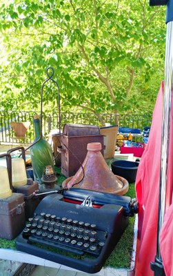 Eygalières, vide-grenier 13
