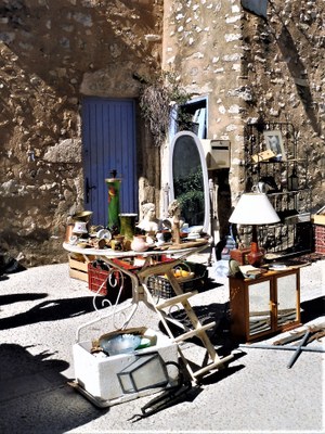 Eygalières, vide-grenier 18