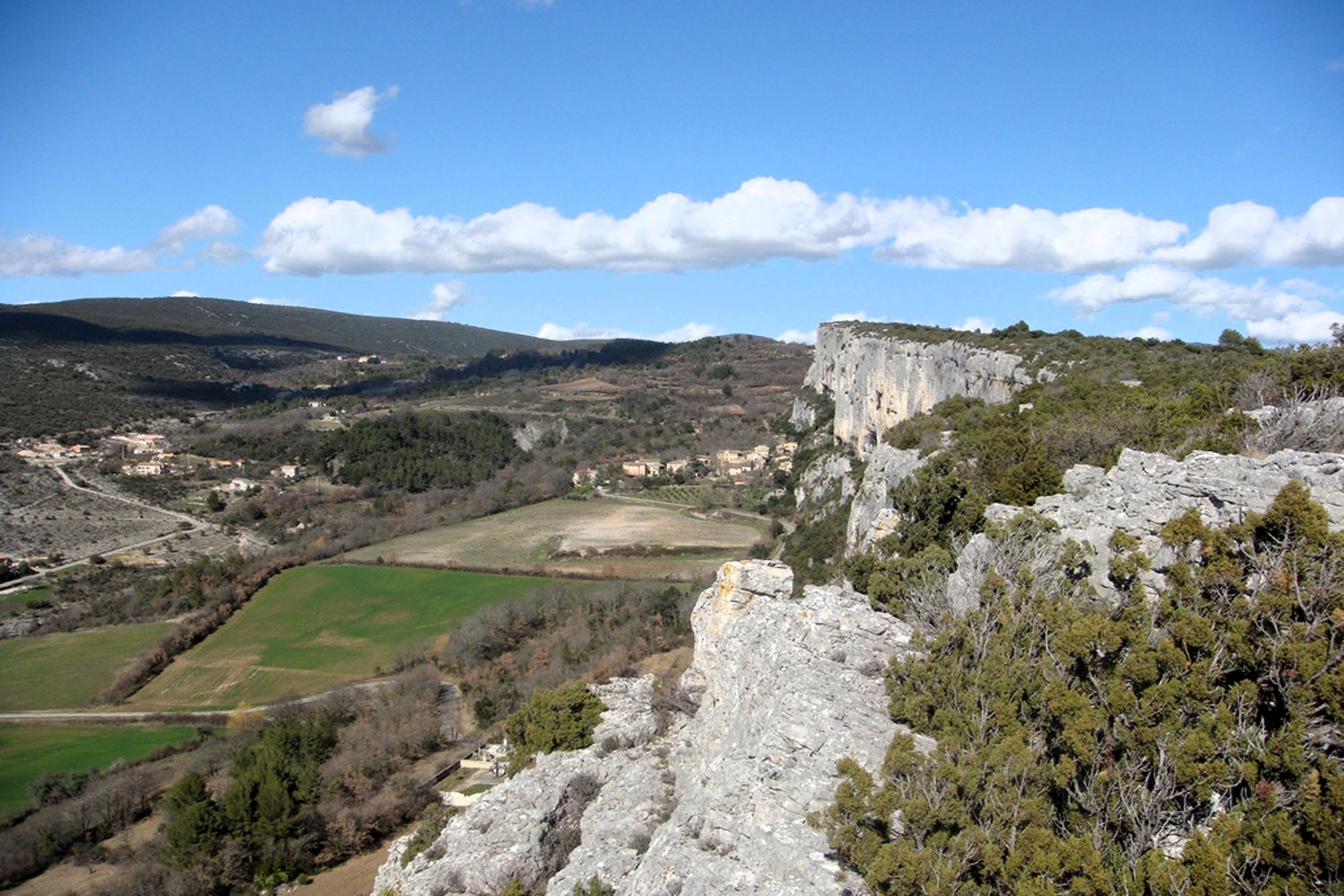 Falaise de la Madeleine à Lioux e monti del Vaucluse - Autore immagine Philip Larson