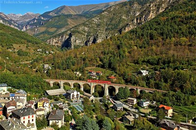 Ferrovia Cuneo-Ventimiglia-Nizza, vallata © Federico Santagati