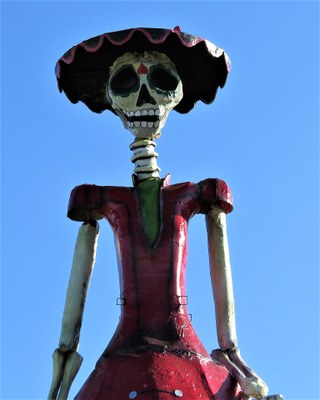Festa dei morti, Catrina in abiti eleganti e con il cappello alla francese