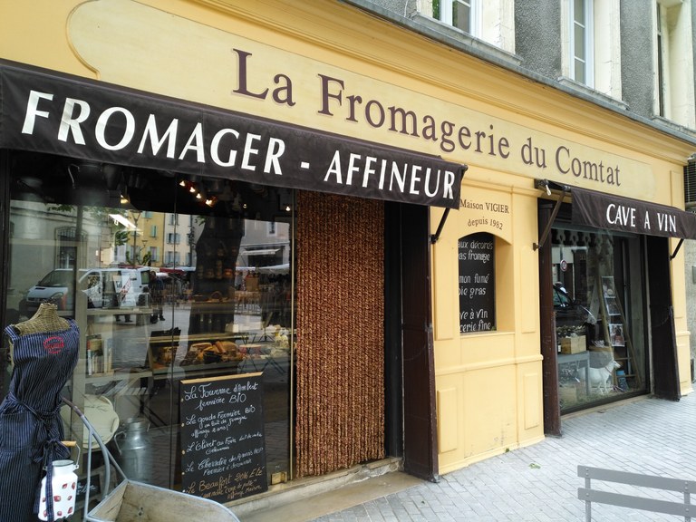 Fromagerie du Comtat - Le vetrine