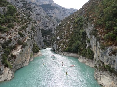 Gole del Verdon, il fiume si allarga nel lago di Sainte-Croix