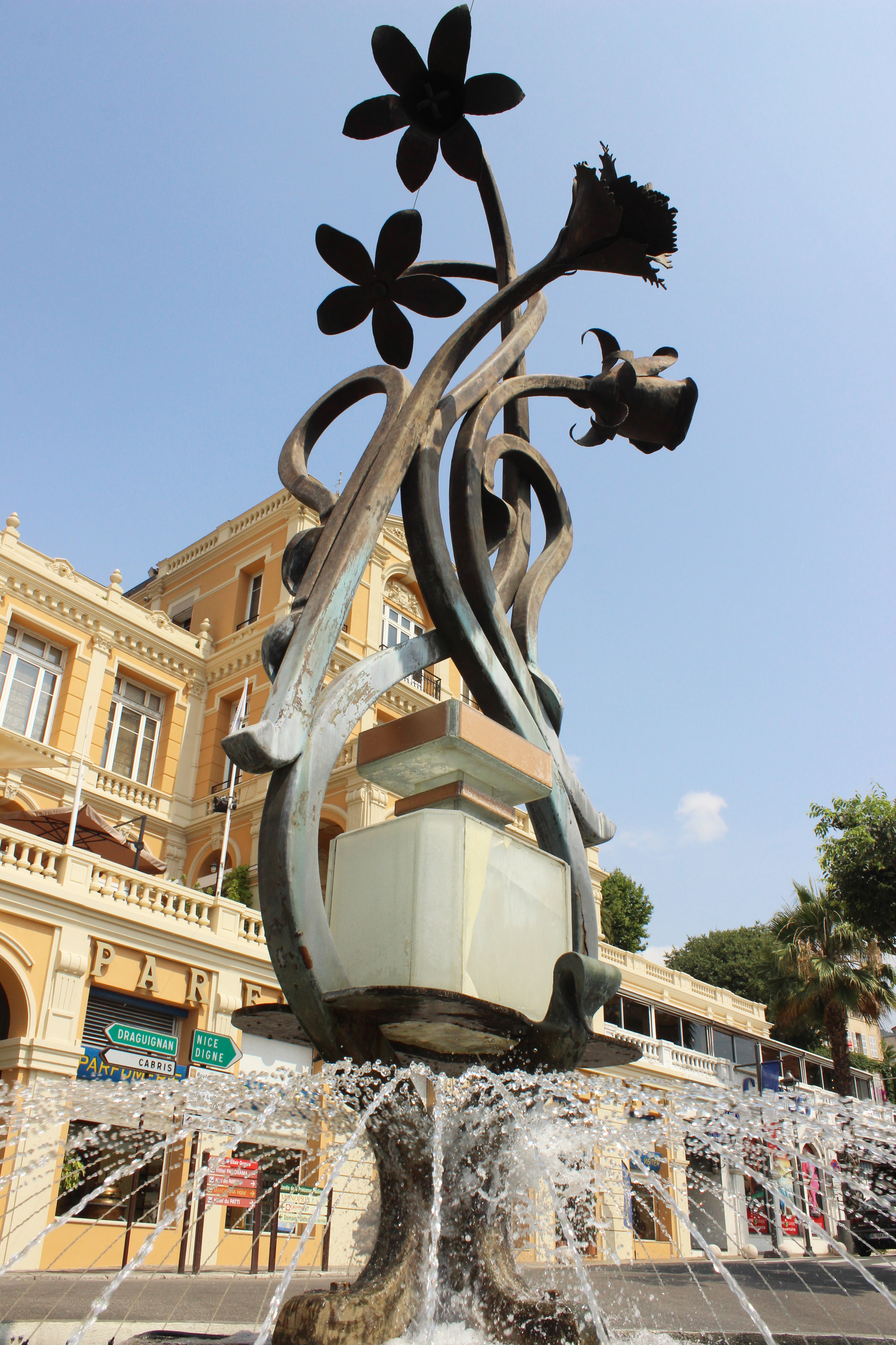 Grasse, fontana del profumo - Foto: © OT Grasse