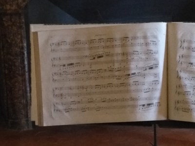 Hôtel de Caumont- Lo spartito nella sala da musica