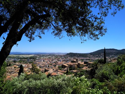 Hyères e la costa viste da Villa Noailles