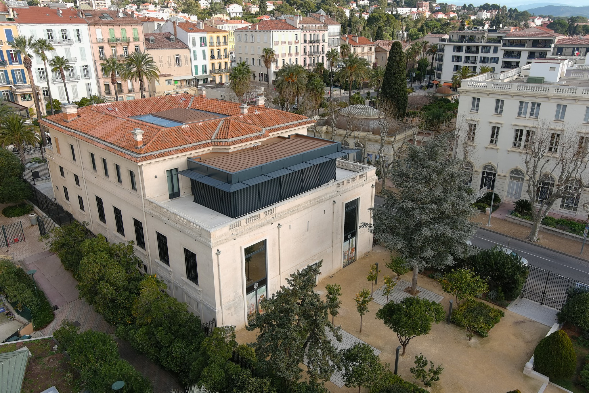 Hyères, La Banque, Musée des Cultures et du Paysage, l'edificio