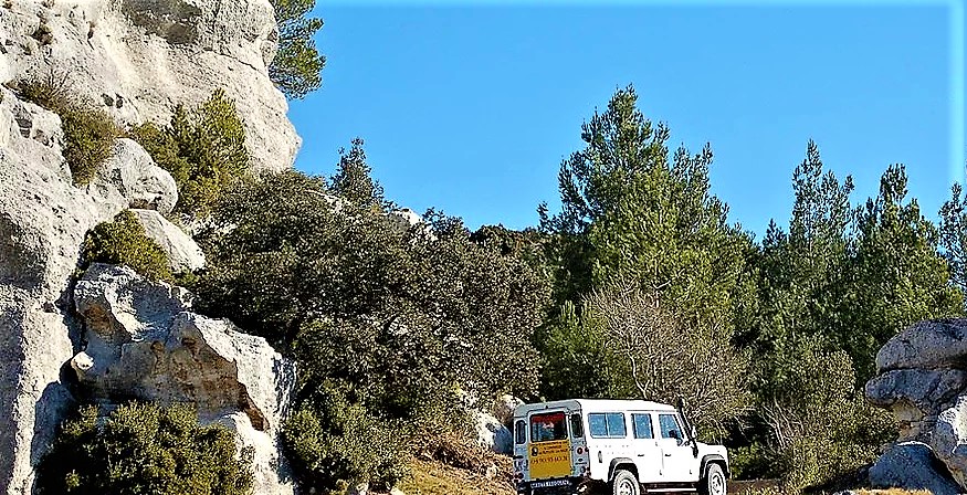 In 4x4 tra le rocce delle Alpilles