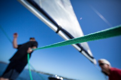 In barca a vela, meglio affidarsi a uno skipper esperto