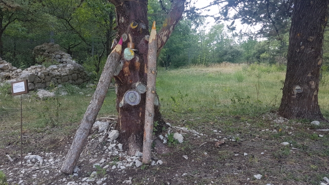Jardin singulier, Saint-Léger-du-Ventoux © Valérie Gillet - VPA
