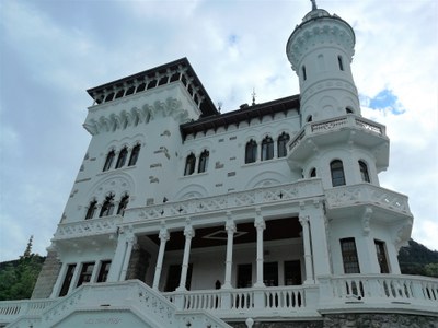 Jausiers, Château des Magnans, la facciata