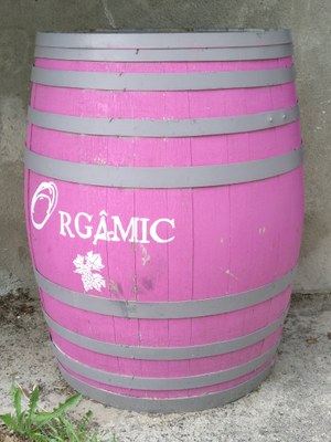 La botte davanti alla cave di Orgamic