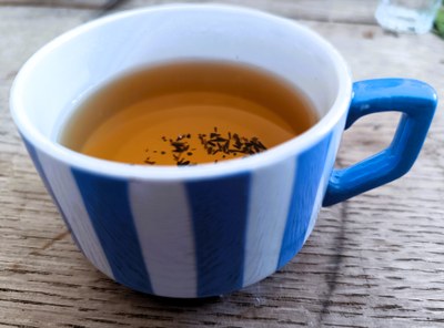 La Maison des Jus, la tisana servita nelle vecchie tazze di famiglia