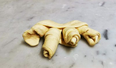 La mano di NIzza, preparata da Jean-Paul Veziano, pronta da infornare
