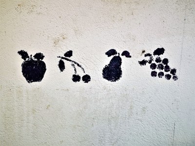 La Roumanière di Robion, lo stencil decora le pareti