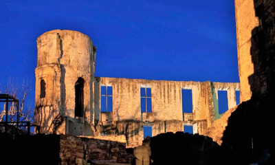 La Tour-d'Aigues, il castello