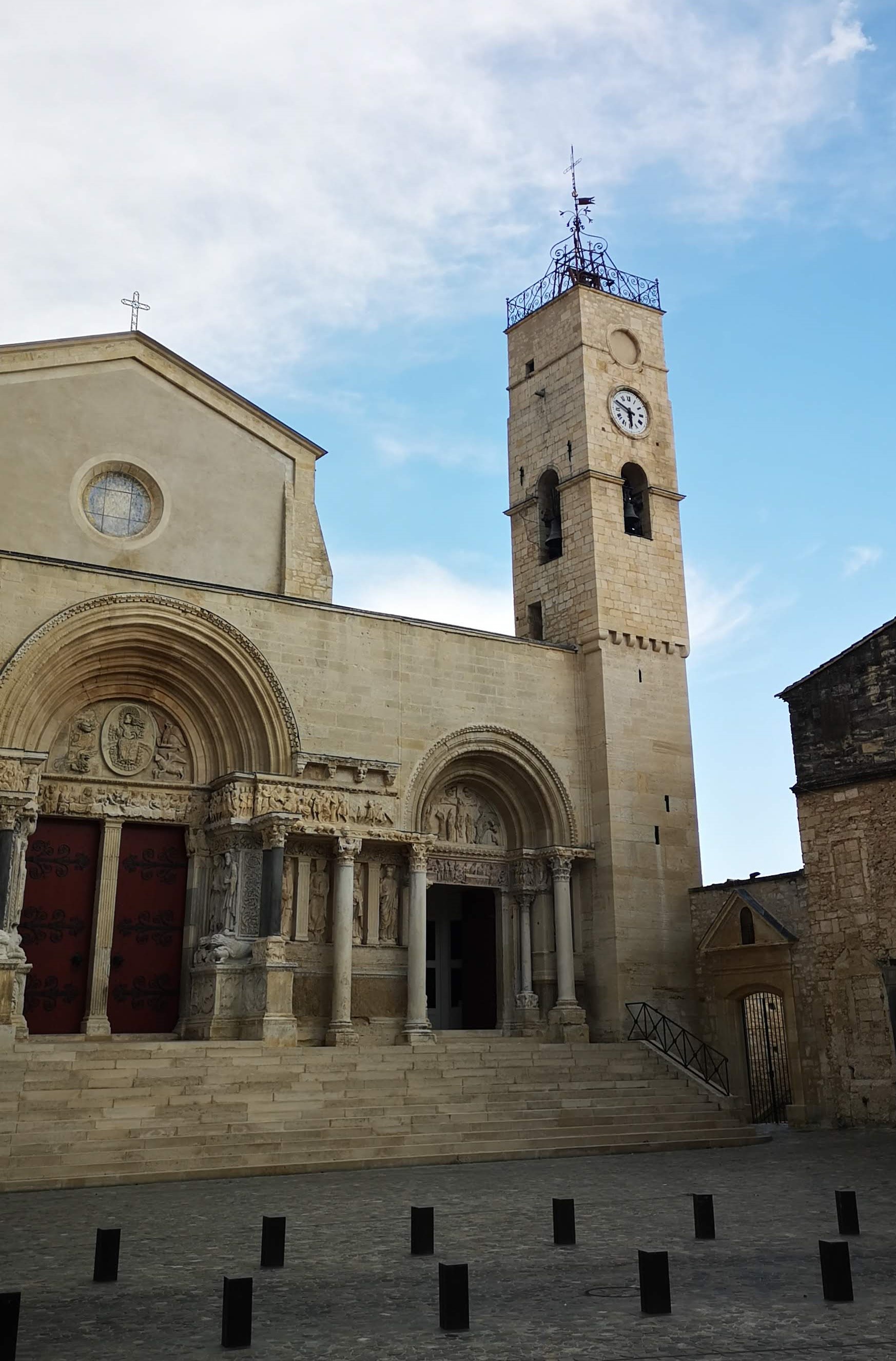 L'abbazia di Saint-Gilles e la torre