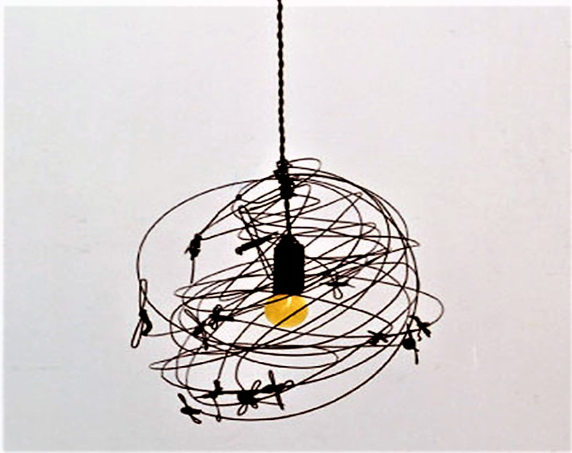 Lampadario con insetti - Immagine Marie Bossée