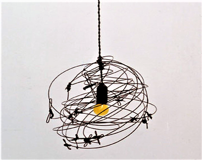 Lampadario con insetti - Immagine Marie Bossée