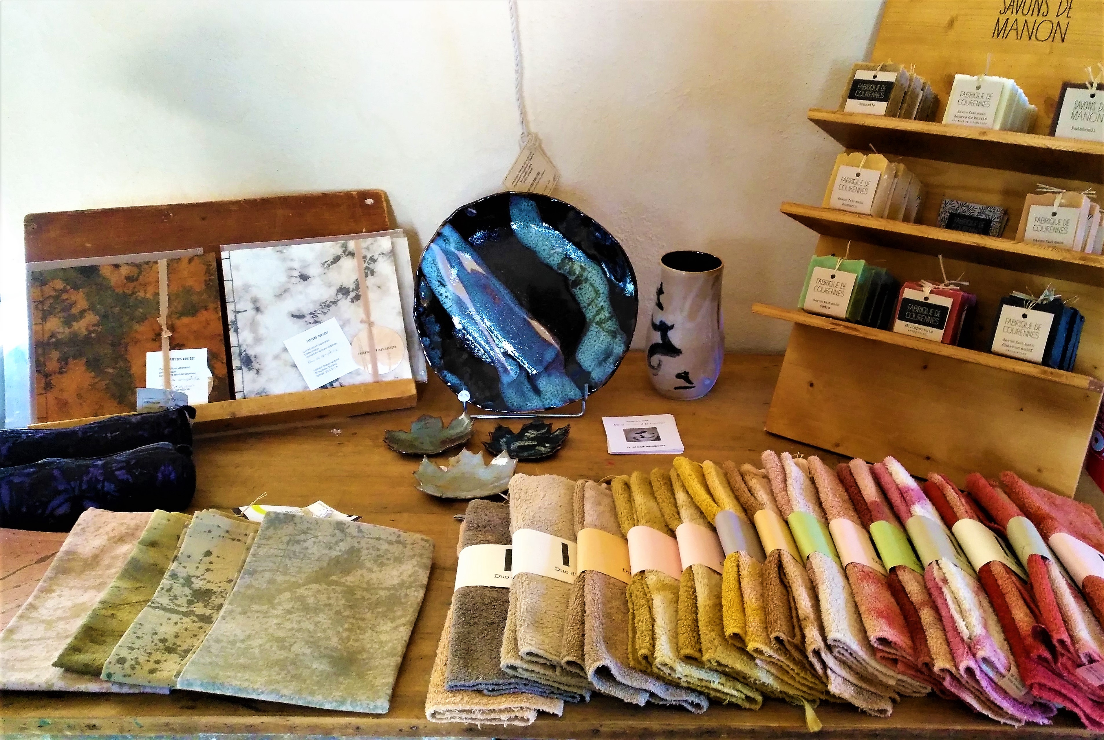 Lauris, Couleur Garance, un angolo della boutique