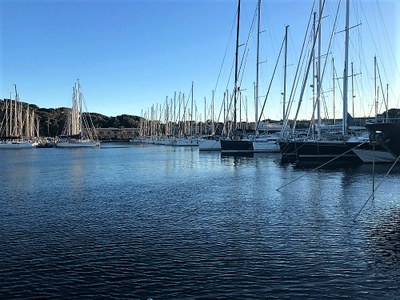 Le barche ormeggiate nel porto