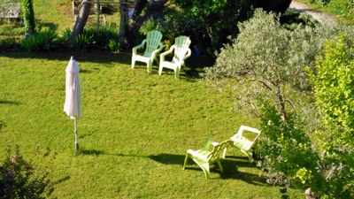 Le Barroux, Mas de la Lause, relax sul prato