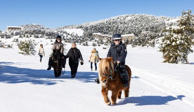 Les Orres, passeggiata con il pony © E. Juppeaux