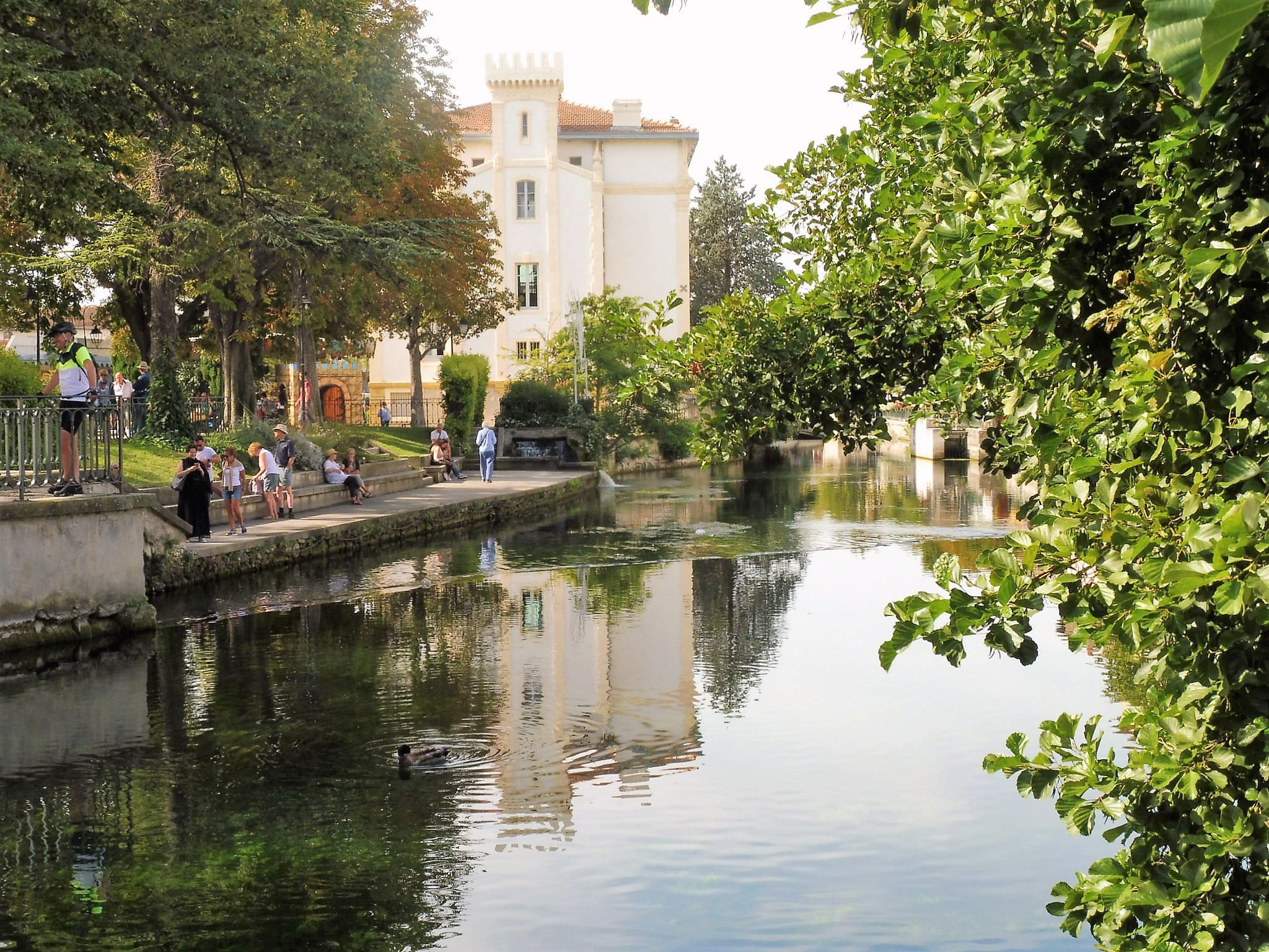 L'Isle-sur-la-Sorgue, esplanade Robert Vasse