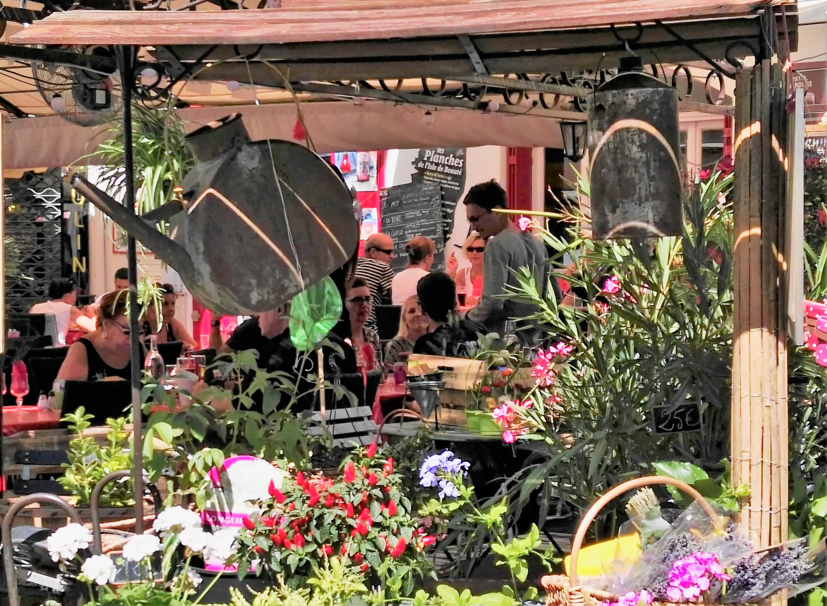 L'Isle-sur-la-Sorgue, pausa golosa tra i fiori