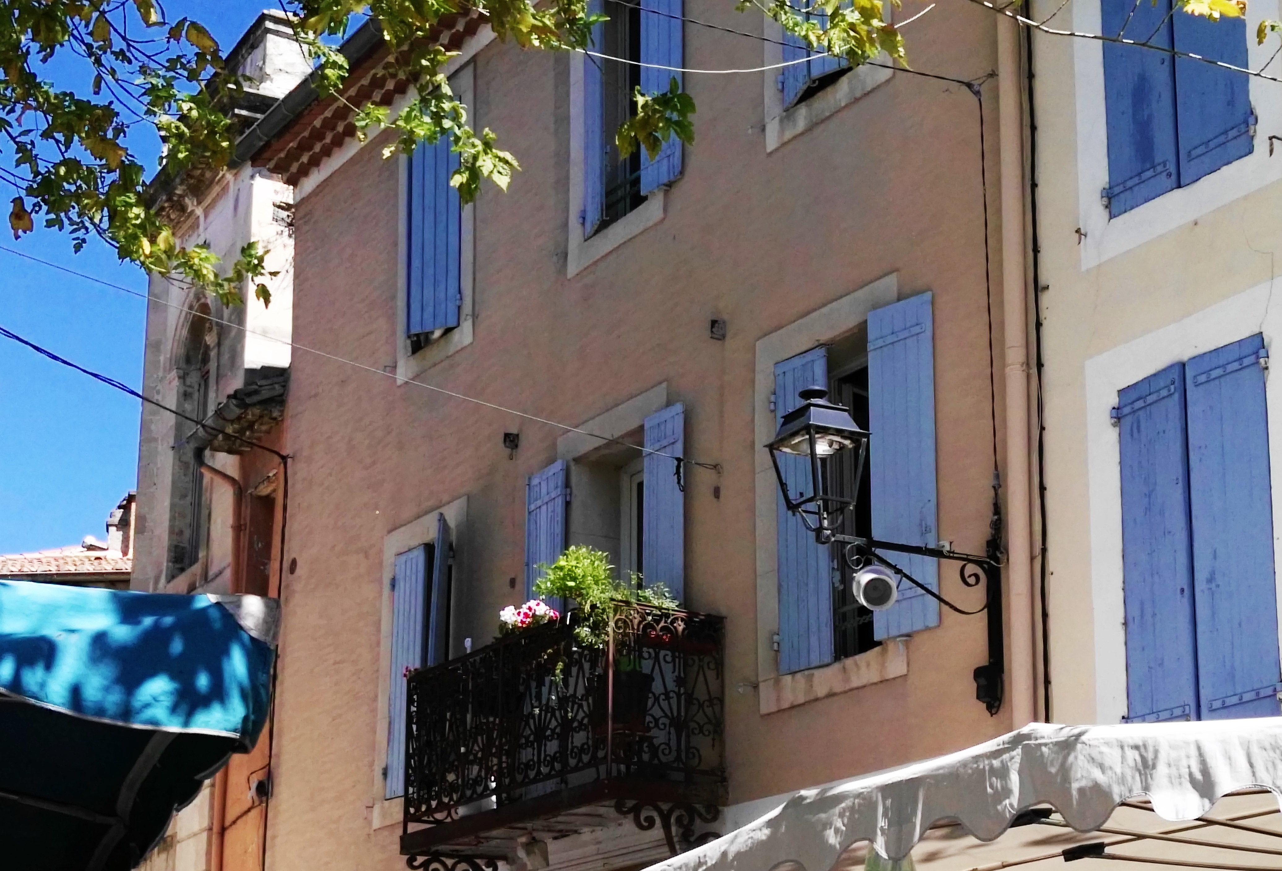 L'Isle-sur-la-Sorgue, place de la Liberté