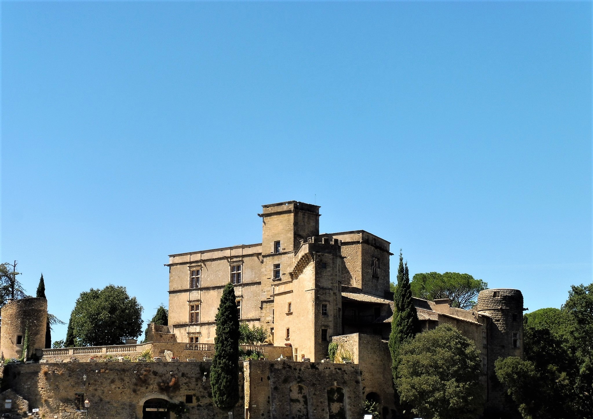 Lourmarin, il castello