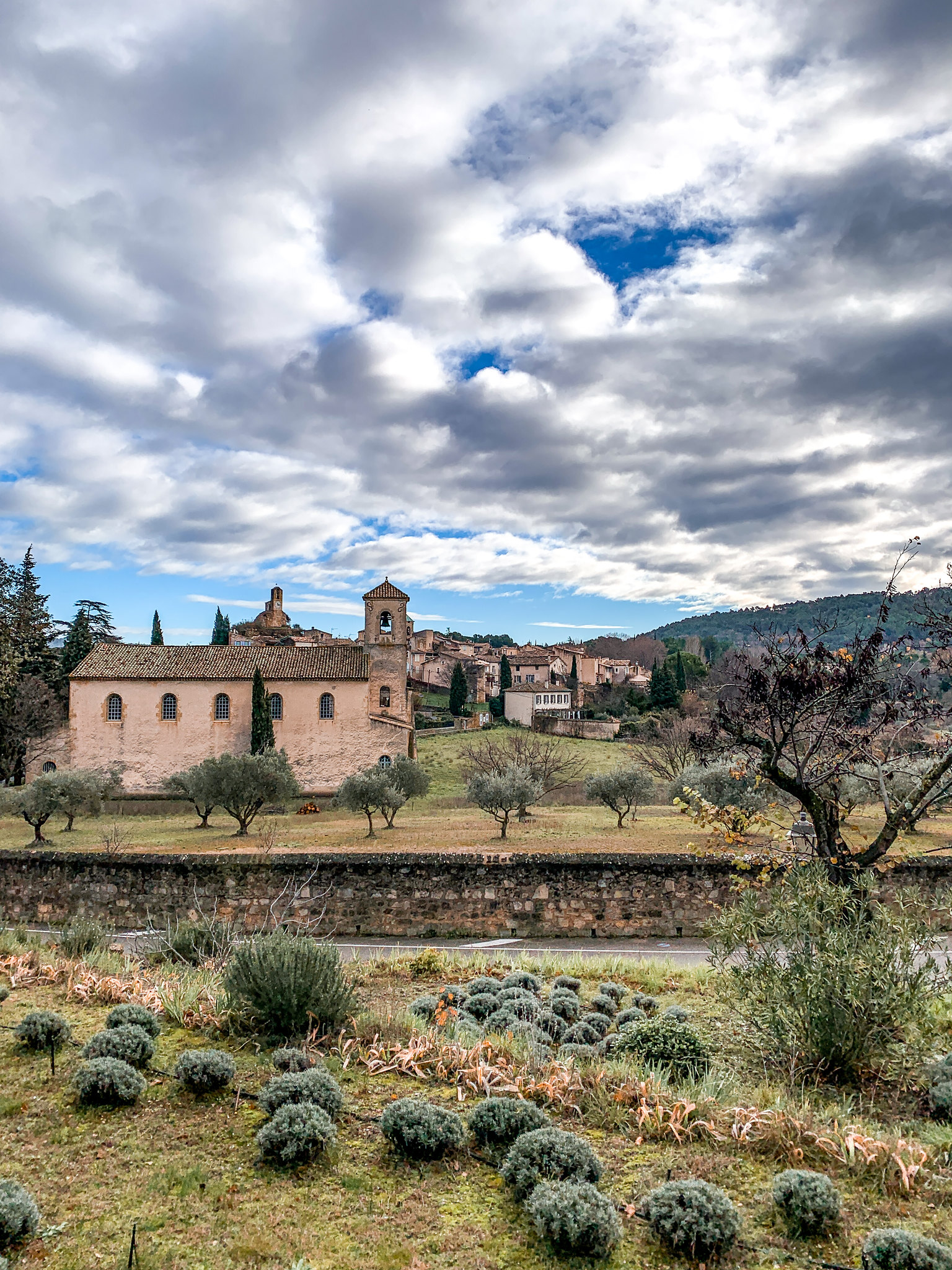 Lourmarin, il tempio protestante © OTLCDP © fmr_travelblog