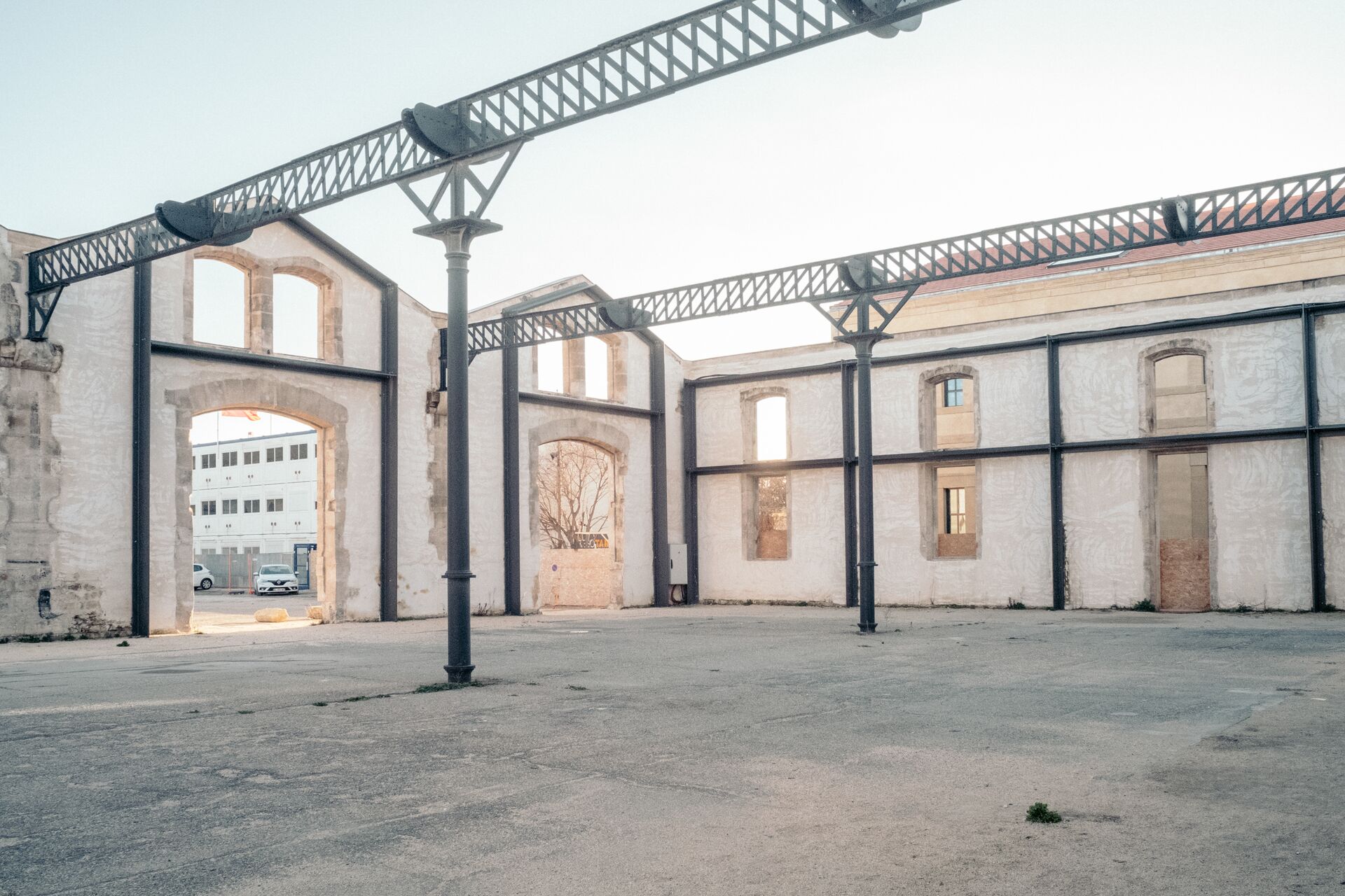 LUMA ARLES - Les Forges © Victor Picon