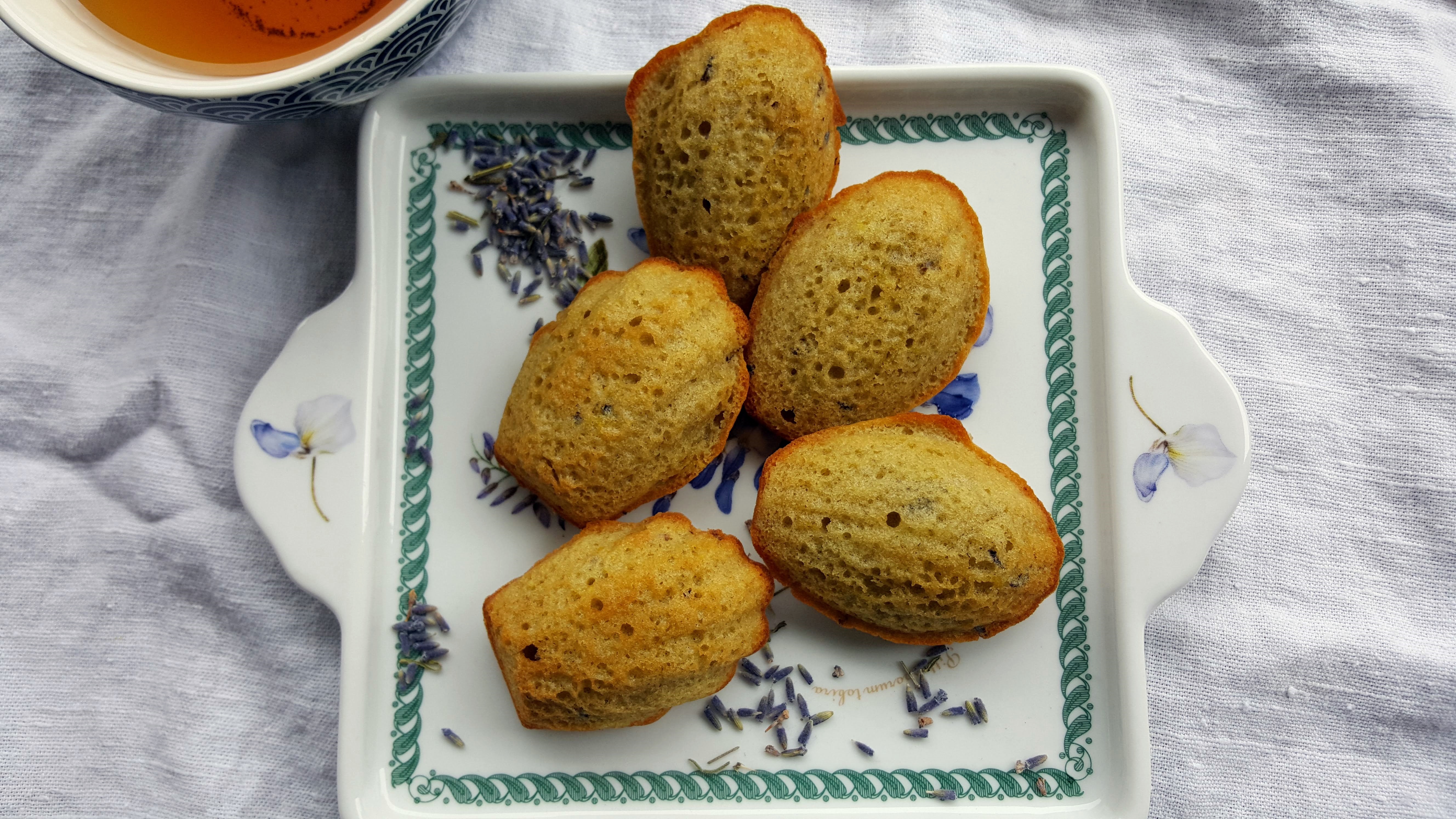 Madeleine  lavanda, miele e scorza di limone