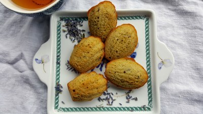 Madeleine  lavanda, miele e scorza di limone