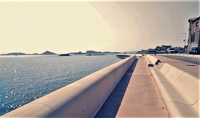 Marsiglia, Corniche Kennedy, la panchina più lunga del mondo