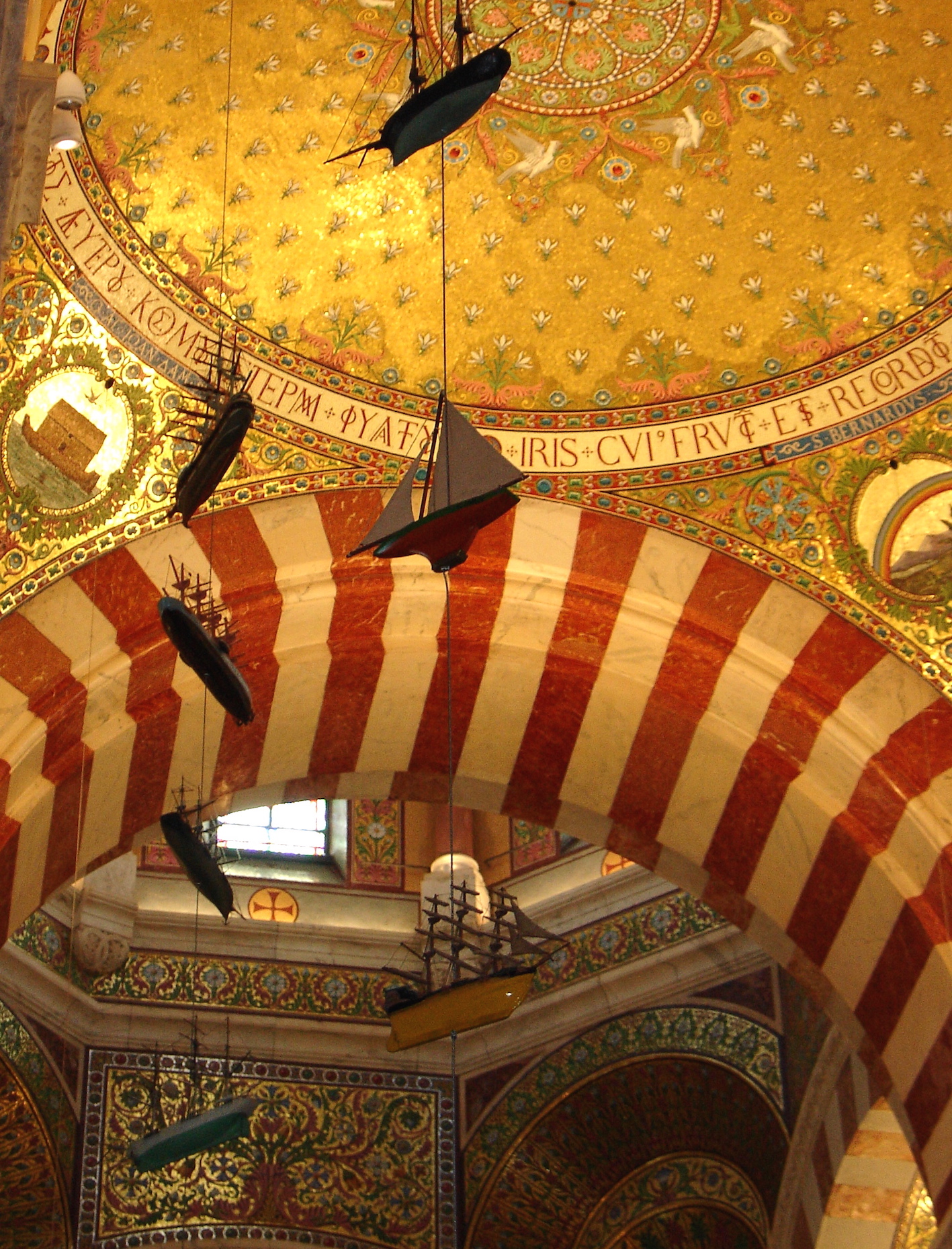 Marsiglia, interno di Notre Dame de la Garde