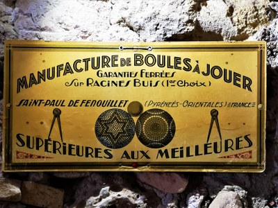 Marsiglia, La Boule Bleue, una vecchia insegna custodita nel museo