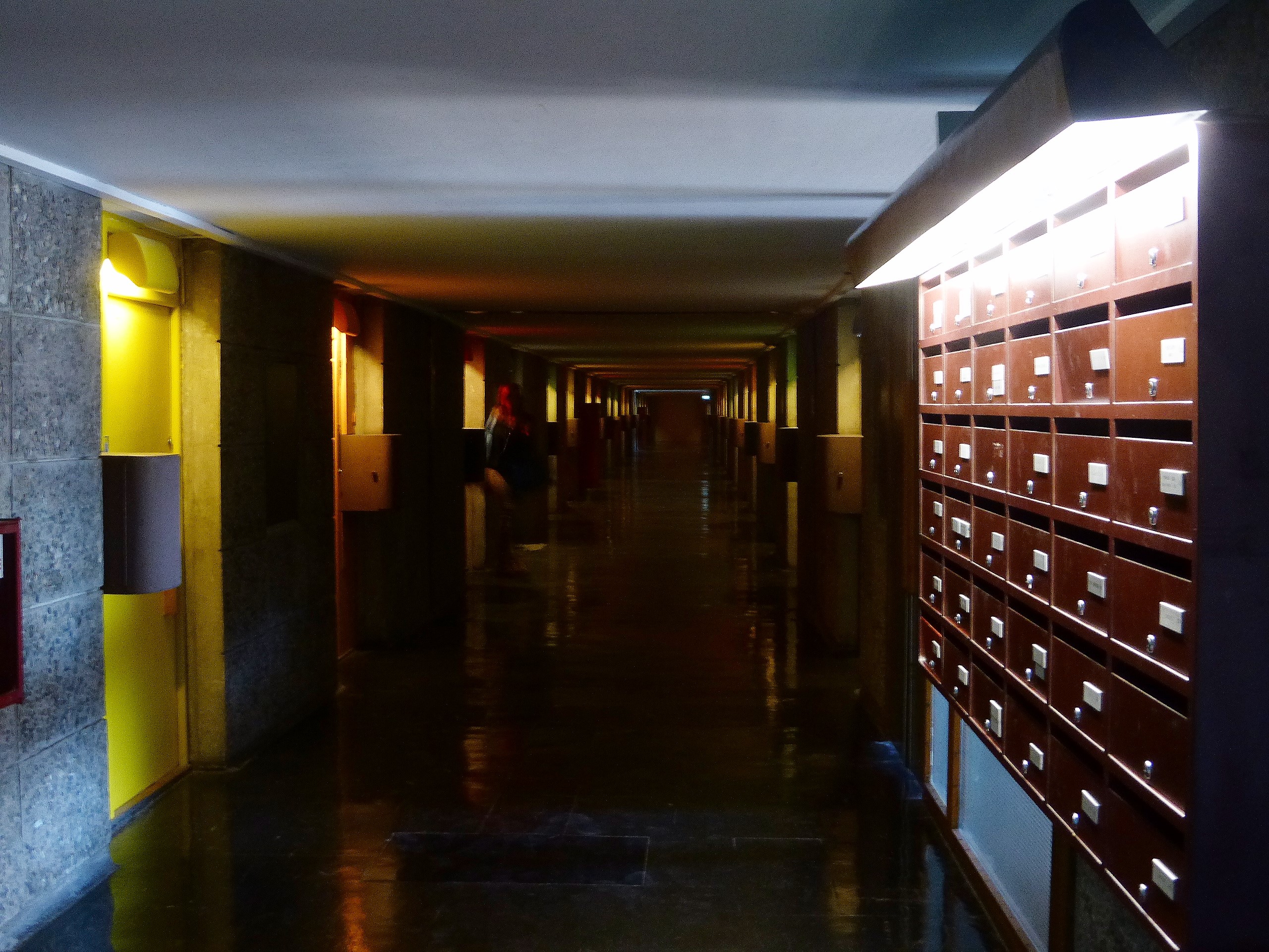 Marsiglia, La Cité radieuse,cassette della posta