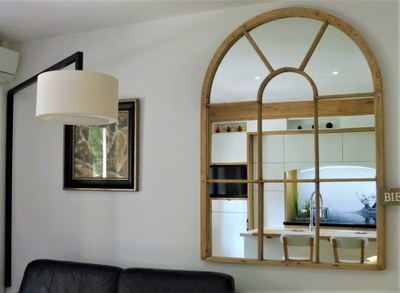 Maussane-les-Alpilles, Bastide des Cyprès, interno con specchio.JPG