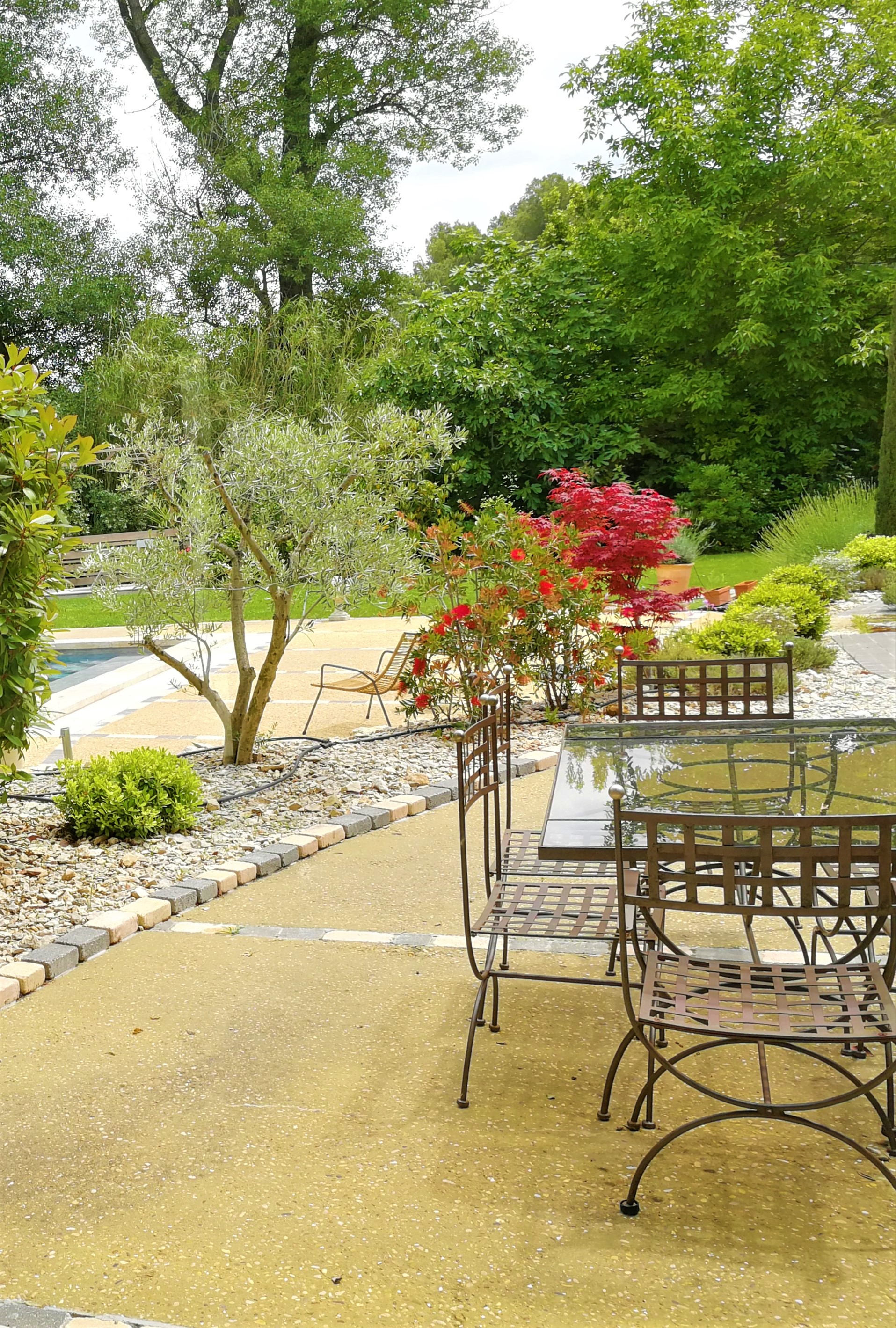 Maussane-les-Alpilles, Bastide des Cyprès, terrazza.jpg