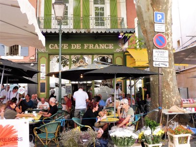 Mercato provenzale - La pausa al caffè
