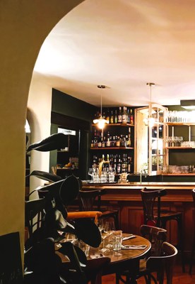 Mollegès, Bistrot Canaille, particolare