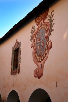 Monastero di Saorge, lo stemma dell'ordine francescano