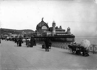 Nice, Casino et promenade des Anglais avril 1904 - Mathgb Wikimedia Commons