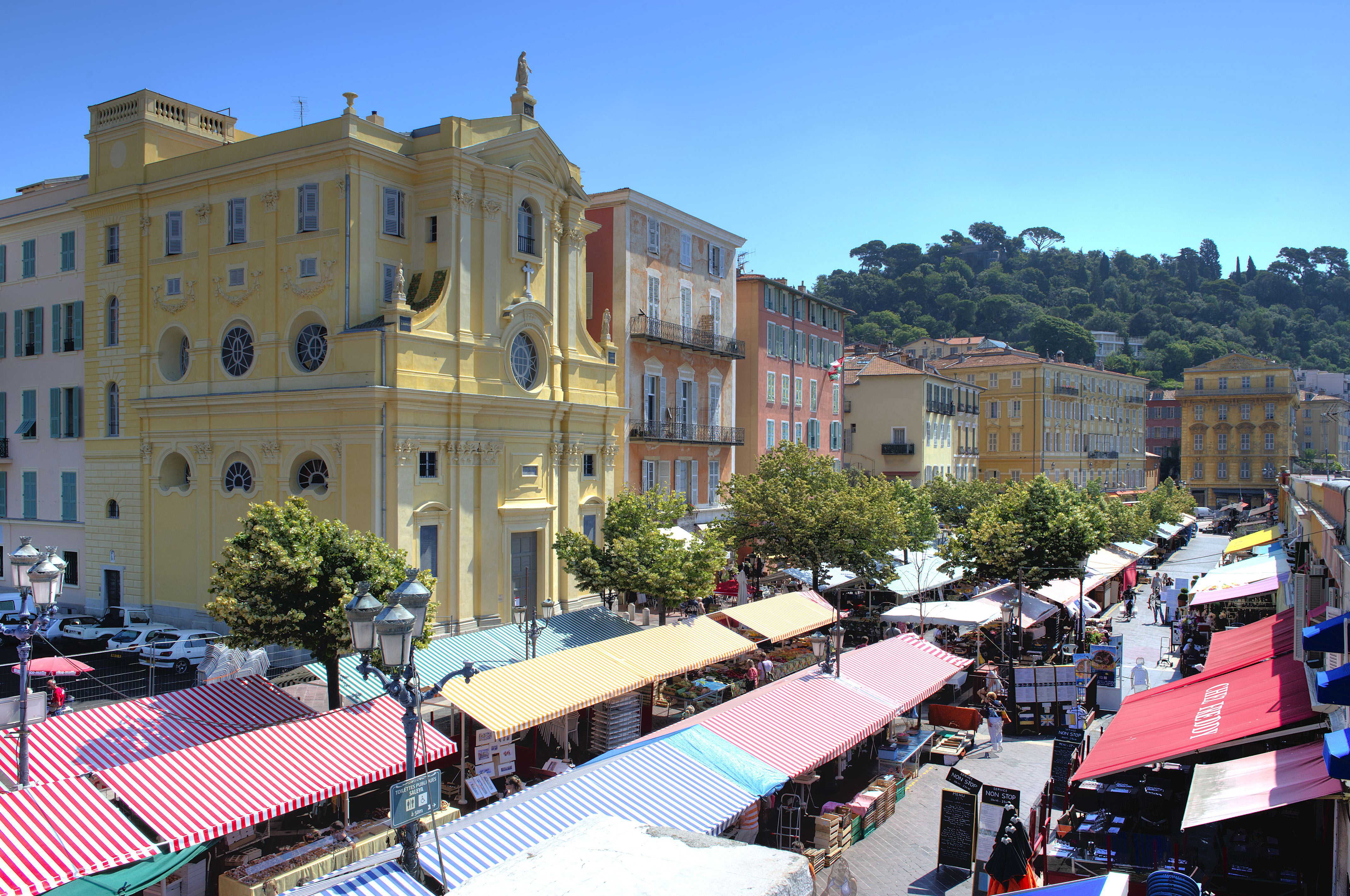 Nizza, corso Saleya - Foto: © A. Issock, OTC Nice